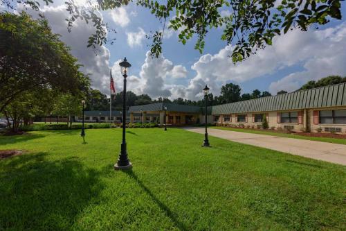 Baton Rouge Health Care Center Exterior