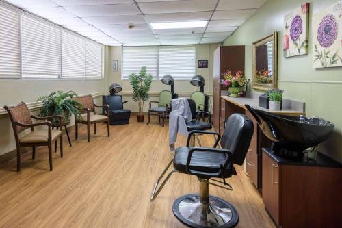 Baton Rouge Health Care Center Salon